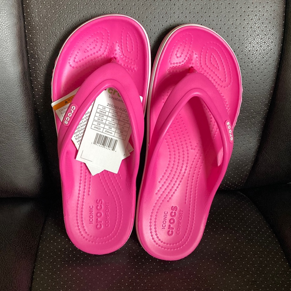 NWT pink Crocs Bayaband Flip